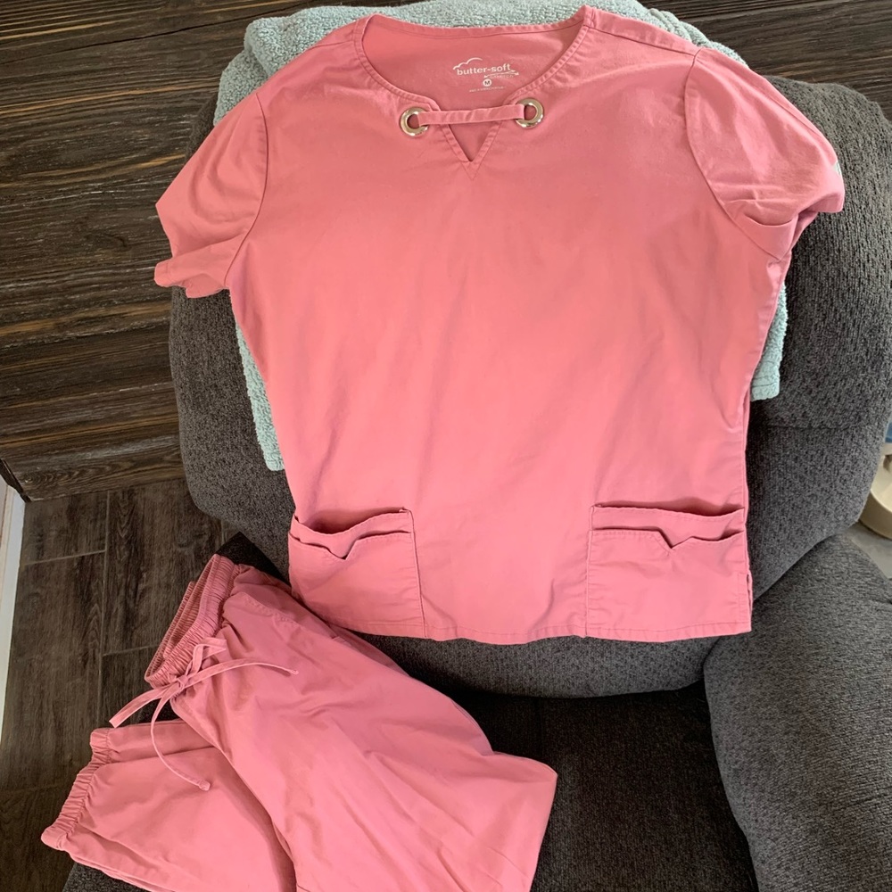 Medium Scrubs Set